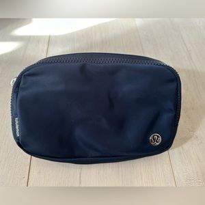 Lululemon Everywhere Belt Bag
